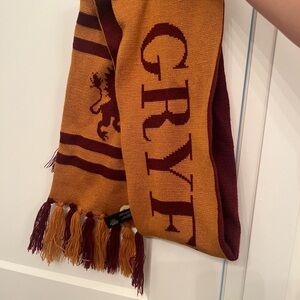 Harry Potter New York Only! Gryffindor Scarf w Fringe limited Edition Unisex GWP